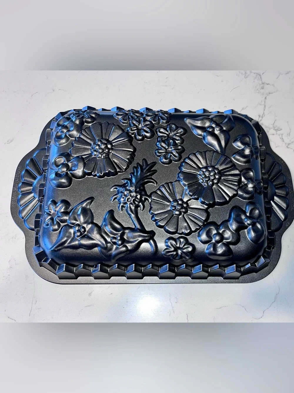 Nordic Ware Wildflower Floral Design Non Stick Heavy Duty Cake Pan 10 cup 9x14